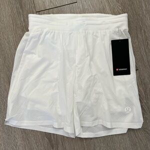 NWT Men’s Lululemon vented tennis shorts